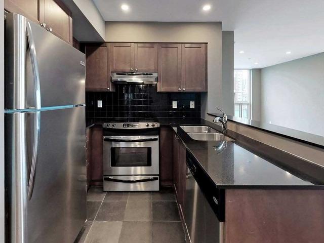 PH 16 - 230 King St E