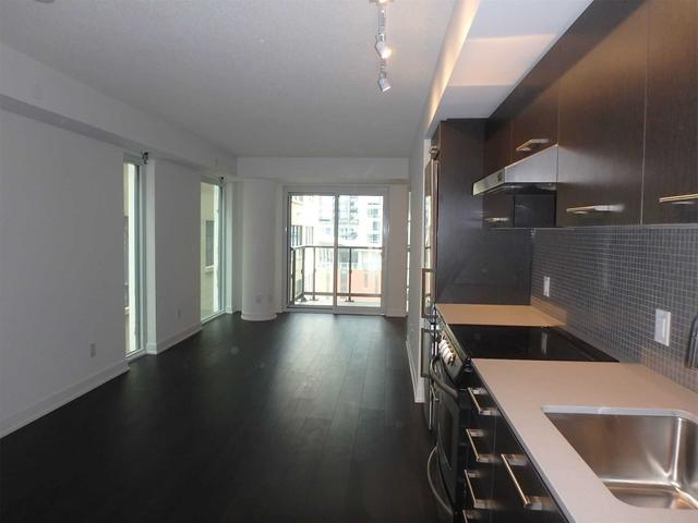 910 - 87 Peter St