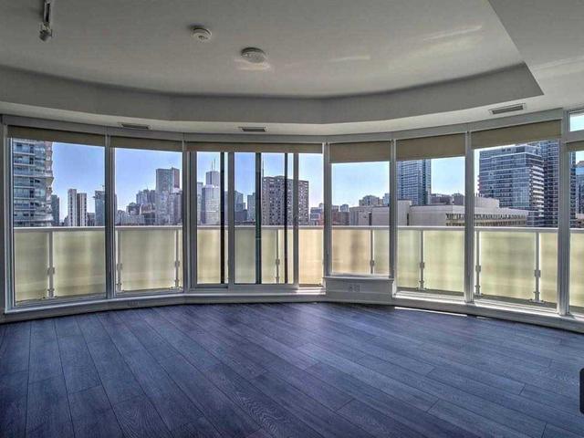 1902 - 403 Church St