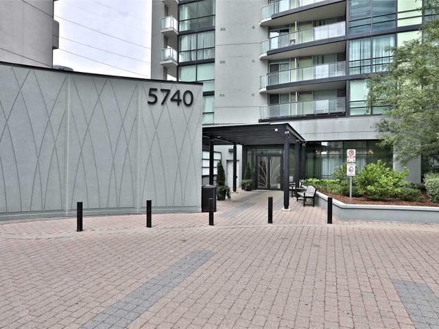 2004 - 5740 Yonge St