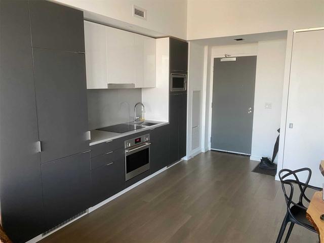 916 - 170 Bayview Ave