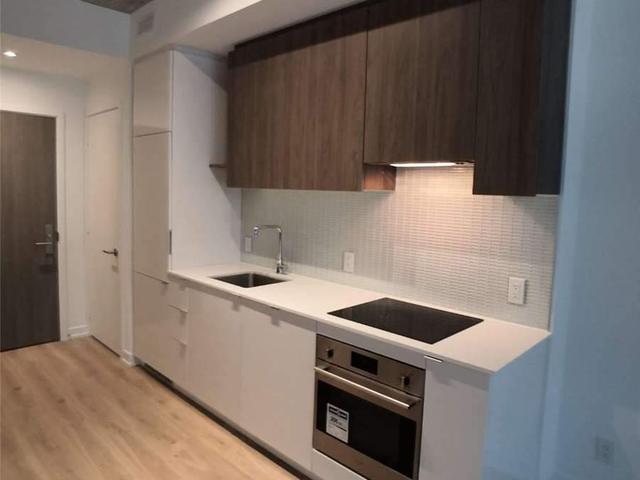 225 - 161 Roehampton Ave