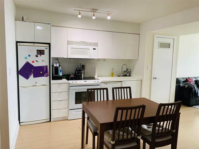 1808 - 15 Iceboat Terr