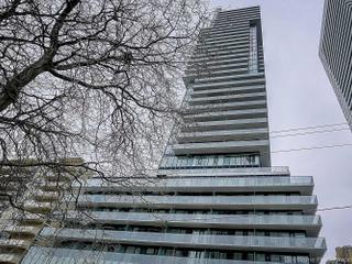 2002 - 185 Roehampton Ave
