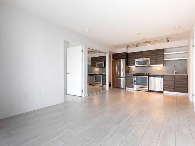 1111 - 525 Adelaide St