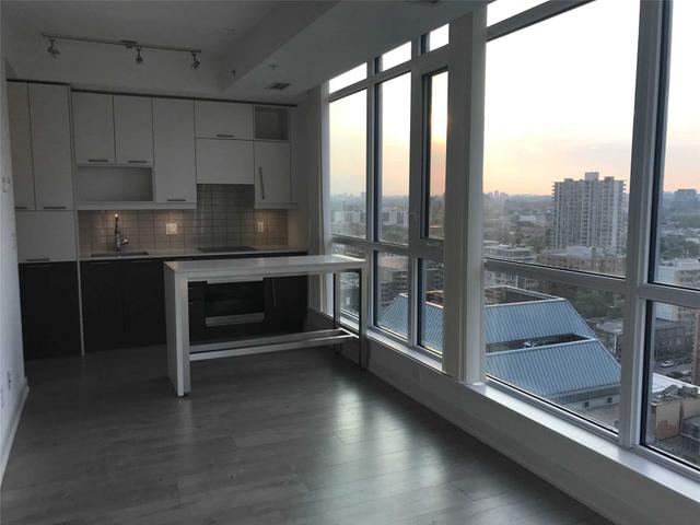 2002 - 199 Richmond St W