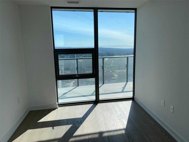 5701 - 11 Wellesley St W