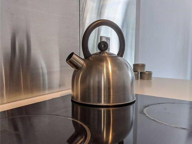 217 - 185 Roehampton Ave