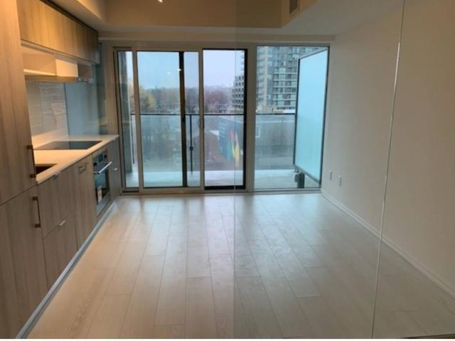 723 - 8 Hillsdale Ave E