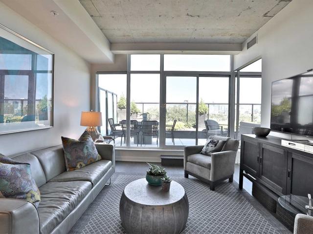 PH612 - 109 Ossington Ave