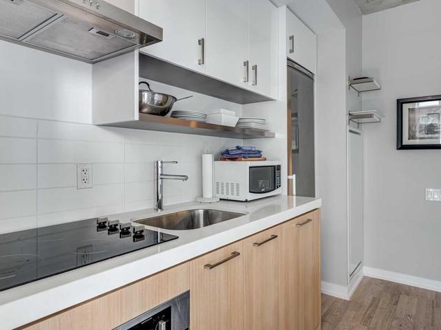 734 - 461 Adelaide St W