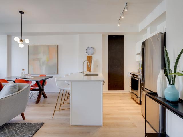 305 - 500 Richmond St W