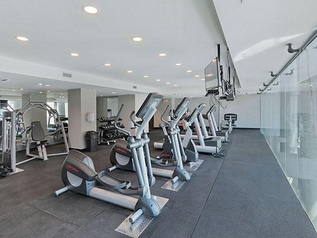 1902 - 224 King St W