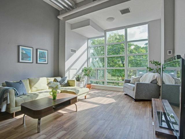 425 - 380 Macpherson Ave E