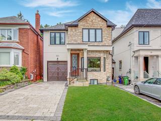 224 Lawrence Ave E