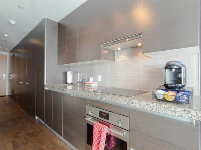 1114 - 629 King St W