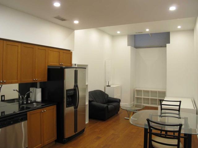 L04 - 73 Richmond St St W