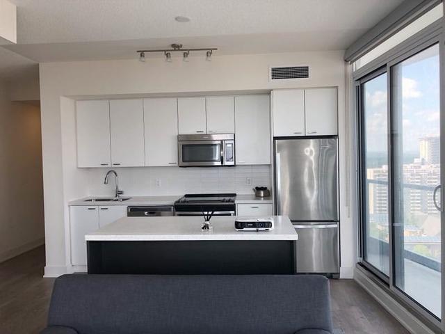 150 Roehampton Apartments For Rent In Toronto On Http Www Rentseeker Ca Managed By Minto Toronto Rentals Apartments For Rent Rent