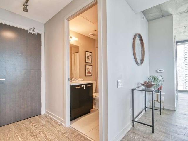 2207 - 11 Charlotte St