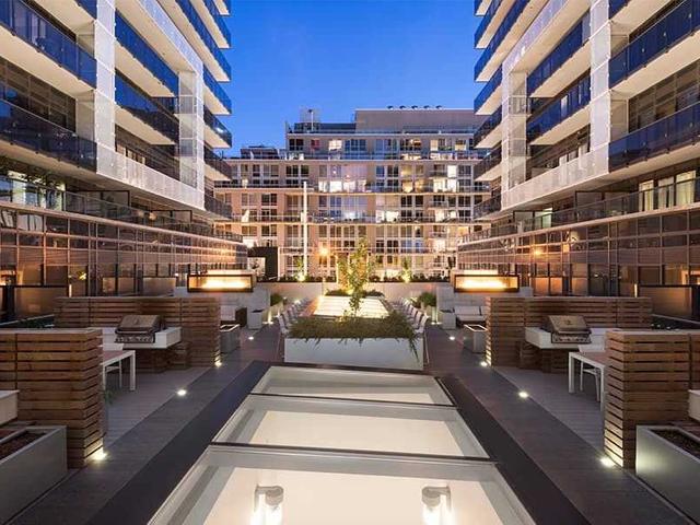 1033 - 1030 King St W