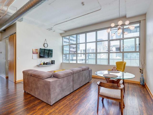 705 - 188 Eglinton Ave E