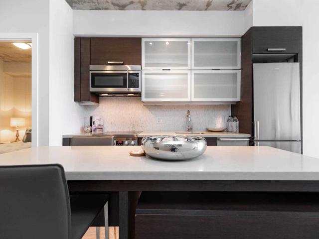 206 - 1205 Queen St W