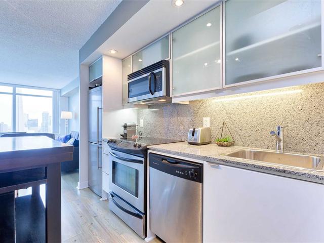 4603 - 25 Telegram Mews