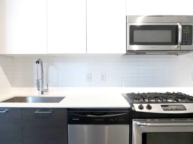 601 - 399 Adelaide St W