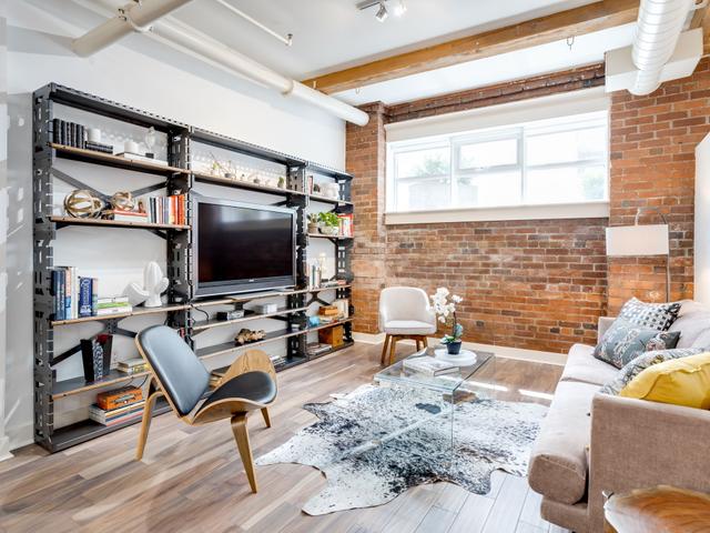 103 - 90 Sherbourne St