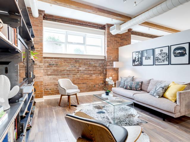 103 - 90 Sherbourne St