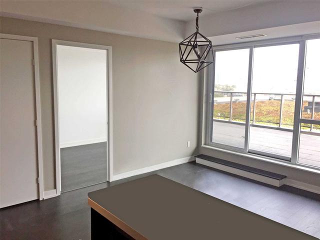 1111 - 1030 King St W