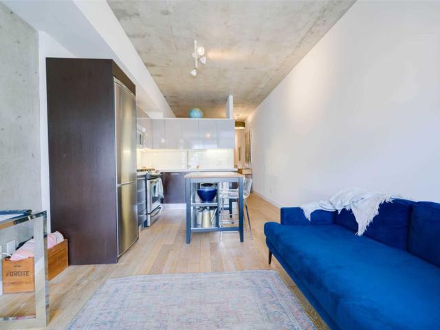 807 - 25 Stafford St