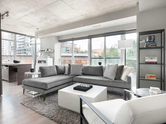 209 - 1205 Queen St W