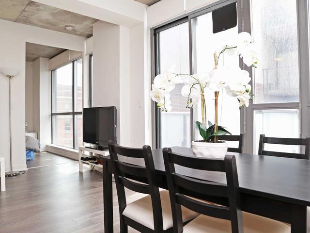 411 - 8 Gladstone Ave