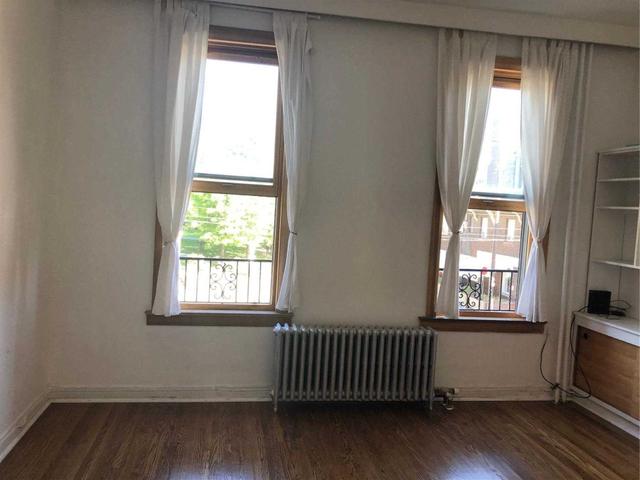 2nd Fl - 883 Queen St W