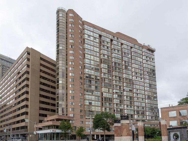 1005 - 1055 Bay St