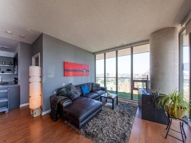 2408 - 33 Lombard St