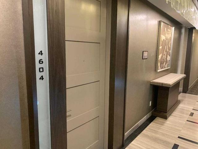 4604 - 300 Front St W