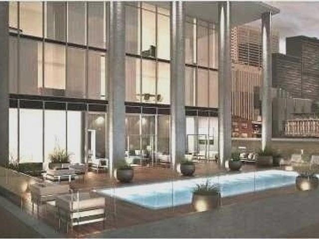 1605 - 224 King St W