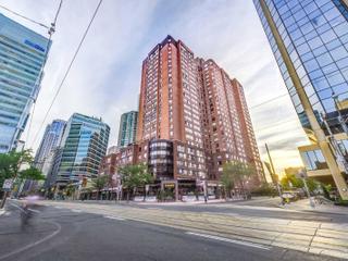 211 - 633 Bay St