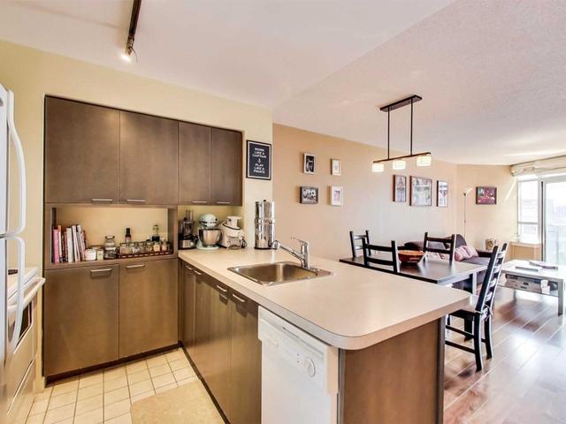 1203 - 255 Richmond St E