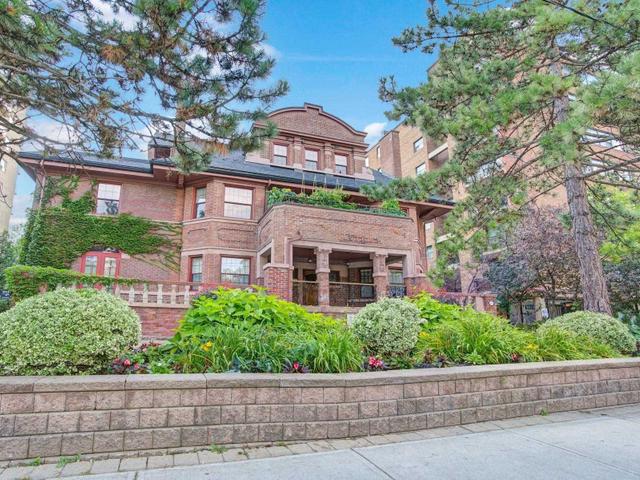 301 - 212 St George St