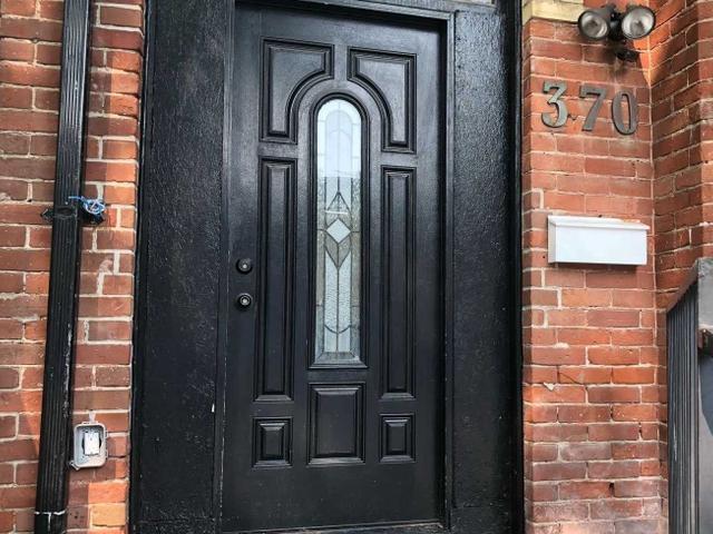 Main - 370 Dundas St E