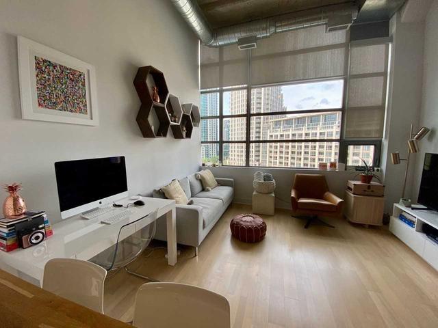 515 - 637 Lake Shore Blvd W