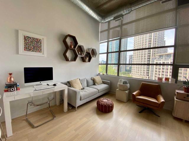 515 - 637 Lake Shore Blvd W