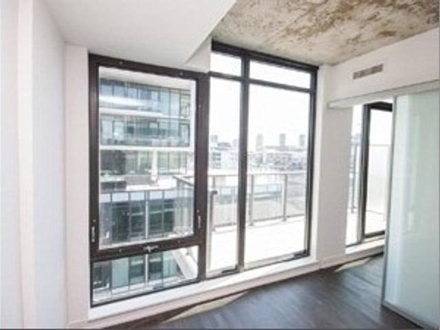 1021 - 461 Adelaide St W