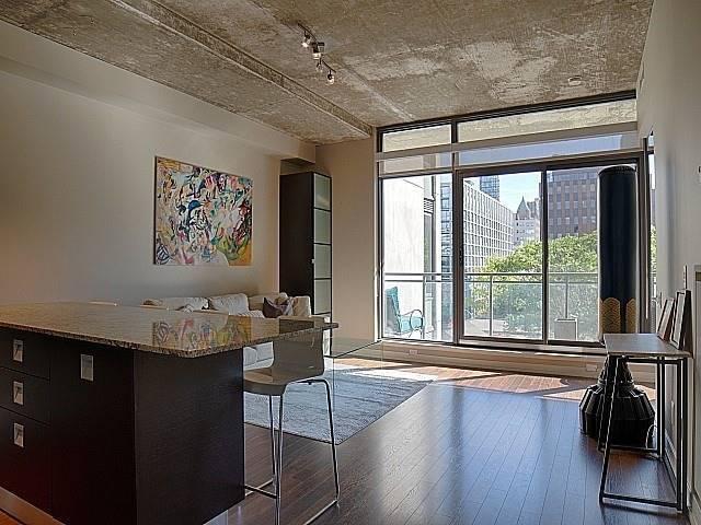 512 - 10 Morrison St