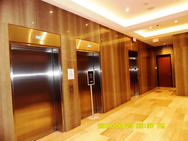 528 - 111 St Clair Ave W