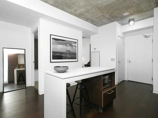 834 - 1030 King St W