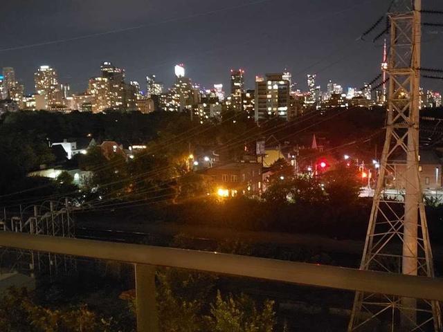 527 - 380 Macphersonave Ave